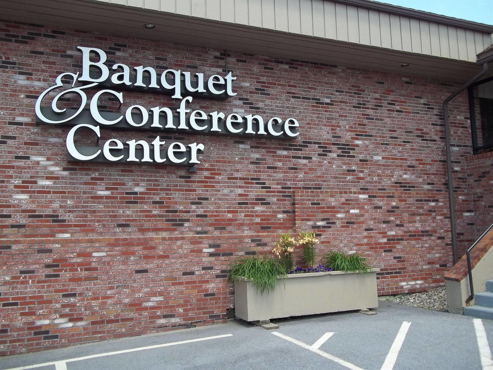 Motel & Bangor