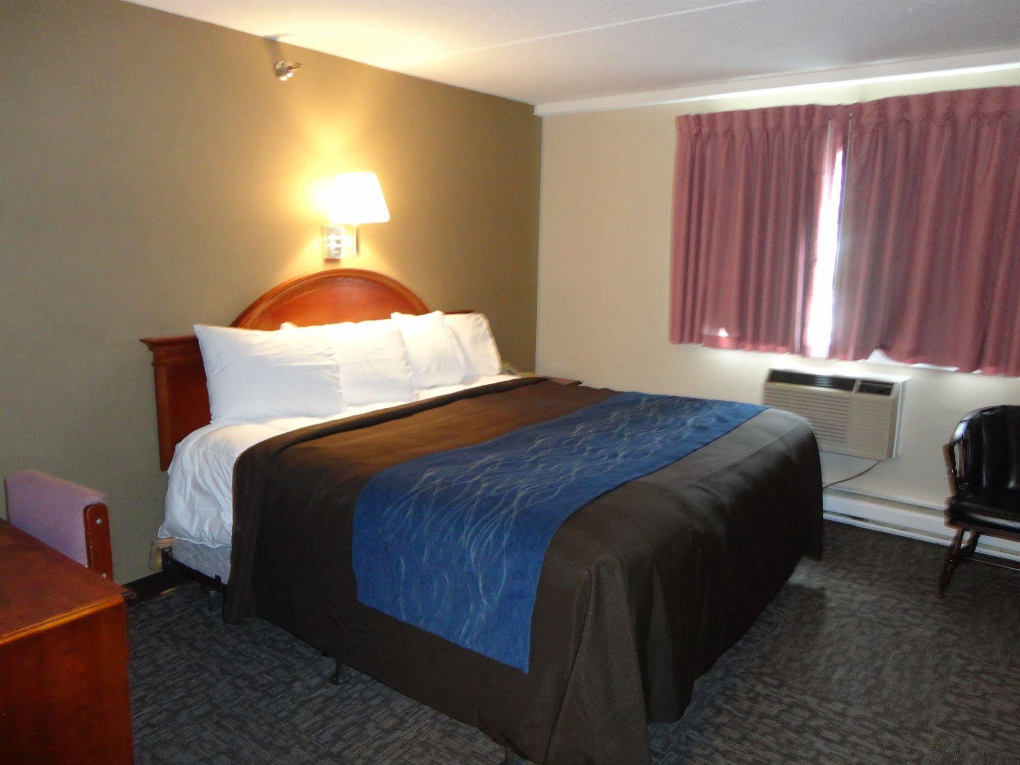 & Motel Bangor